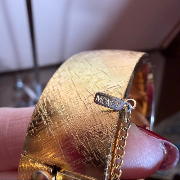MONET vintage 1970’s modernism Brushed Gold oversized Wide Bracelet - Picture 10 of 15